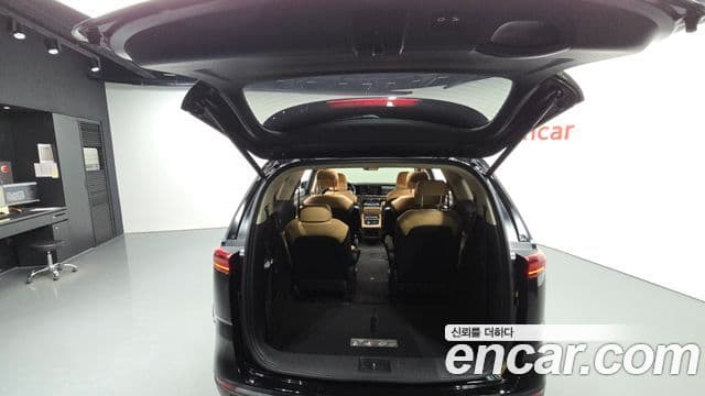 Kia Carnival 2021 — фото 20 из 20