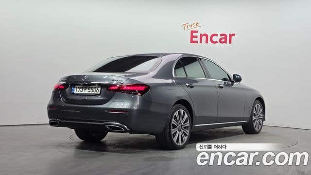 Mercedes-Benz E-Class 2022 — ფოტო 2/20