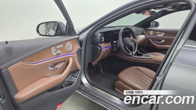Mercedes-Benz E-Class 2022 — ფოტო 10/20