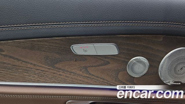 Mercedes-Benz E-Class 2022 — ფოტო 19/20