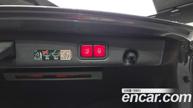 Mercedes-Benz E-Class 2022 — ფოტო 20/20