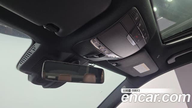 Mercedes-Benz E-Class 2022 — Photo 25/35