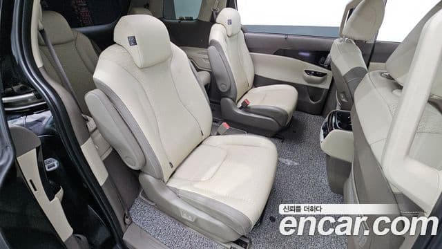 Kia Carnival 2023 — Фото 11/20