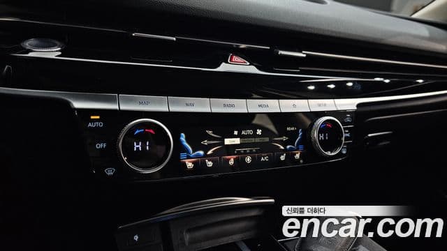 Genesis Electrified G80 2020 — ფოტო 17/20