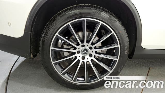 Mercedes-Benz GLC-Class 2019 — Şəkil 5/20