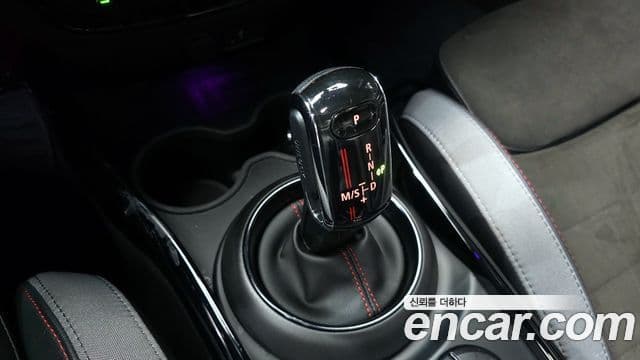 Mini Cooper S Clubman 2021 — Фото 9/20