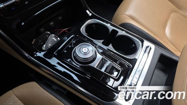 Kia Carnival 2021 — ფოტო 9/20