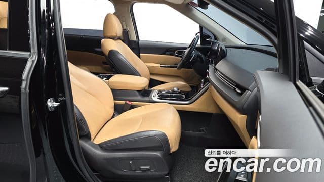 Kia Carnival 2021 — ფოტო 11/20