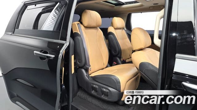 Kia Carnival 2021 — ფოტო 12/20