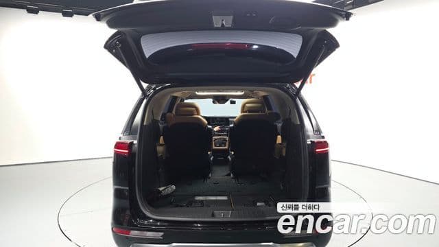 Kia Carnival 2021 — ფოტო 20/20