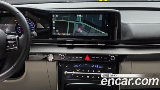 Kia Carnival 2022 — фото 14 из 20