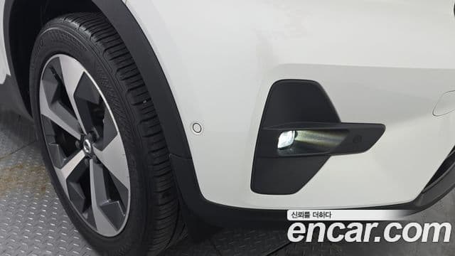 Volvo XC40 2022 — ფოტო 5/34