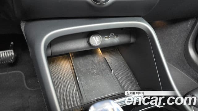 Volvo XC40 2022 — ფოტო 34/34