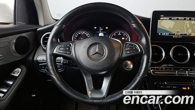 Mercedes-Benz GLC-Class 2018 — Şəkil 13/20