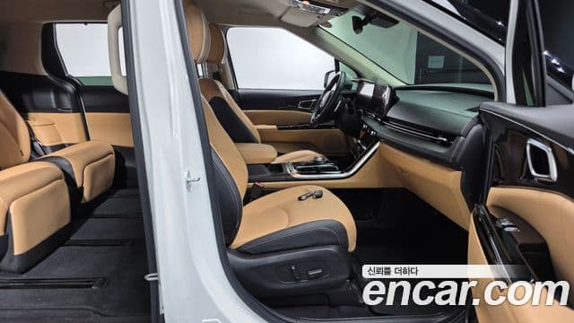 Kia Carnival 2021 — Фото 11/20
