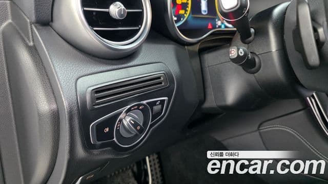 Mercedes-Benz GLC-Class 2020 — ფოტო 19/37