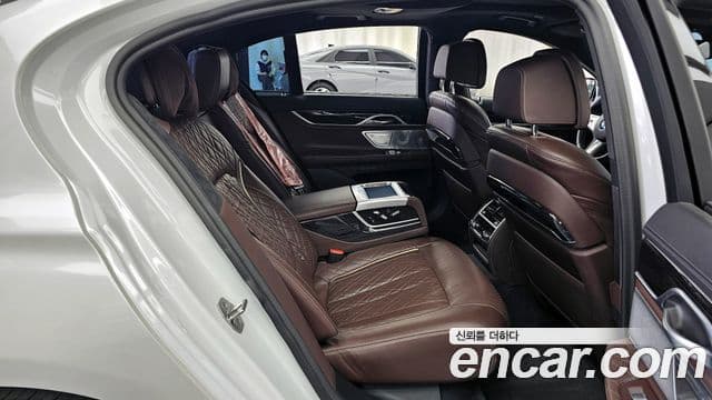 BMW 7 Series 2022 — Şəkil 11/20