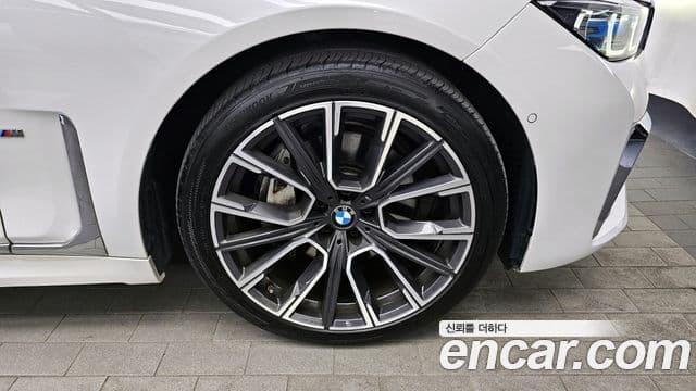 BMW 7 Series 2022 — Photo 28/35