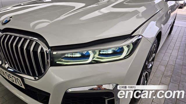 BMW 7 Series 2022 — Photo 33/35