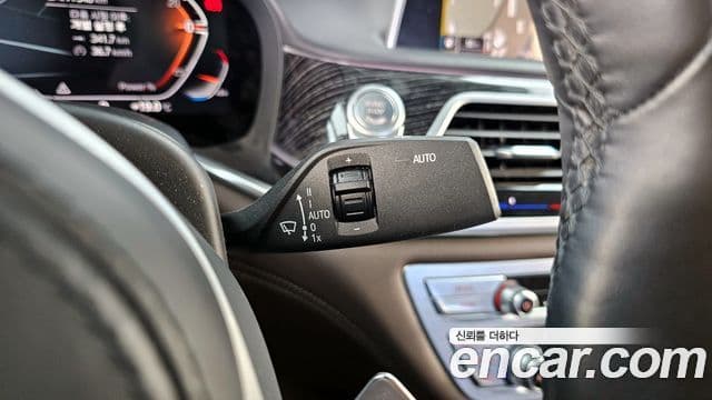 BMW 7 Series 2022 — Photo 27/35