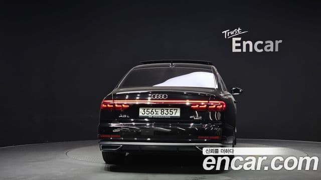 Audi A8 2020 — Фото 4/20