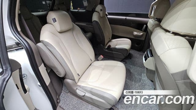 Kia Carnival 2024 — Şəkil 11/20