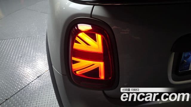 Mini Cooper S Convertible 2023 — Photo 14/31