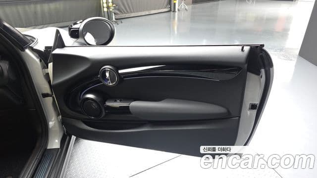 Mini Cooper S Convertible 2023 — Photo 16/31
