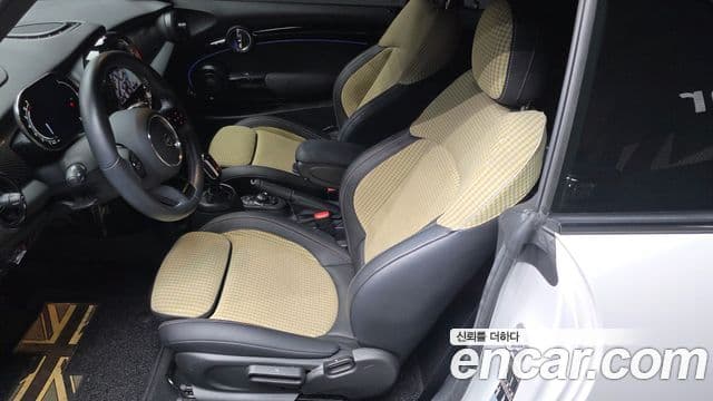 Mini Cooper S Convertible 2023 — Photo 24/31