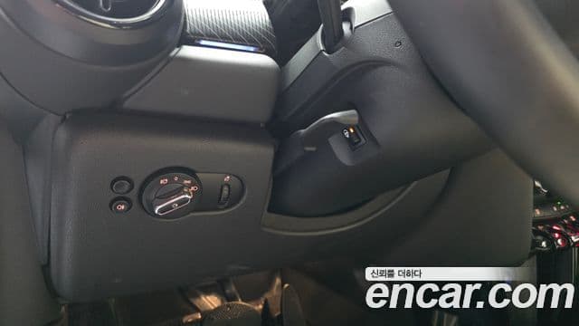 Mini Cooper S Convertible 2023 — Photo 17/31