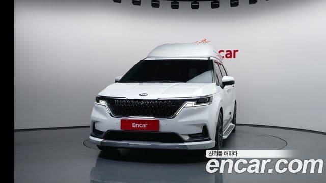 Kia Carnival 2021 — ფოტო 3/20