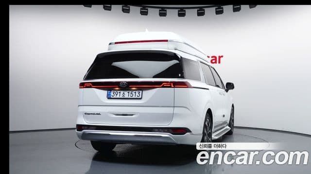 Kia Carnival 2021 — ფოტო 4/20