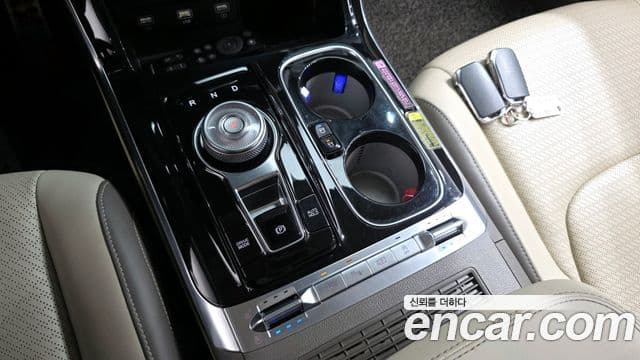 Kia Carnival 2021 — ფოტო 9/20