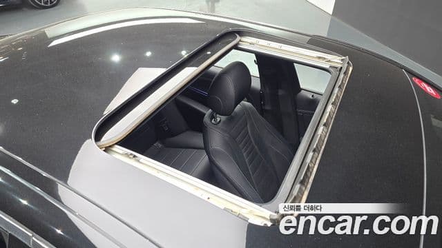 Mercedes-Benz E-Class 2022 — Şəkil 18/20
