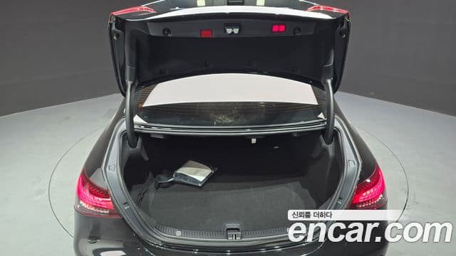 Mercedes-Benz E-Class 2022 — Şəkil 19/20