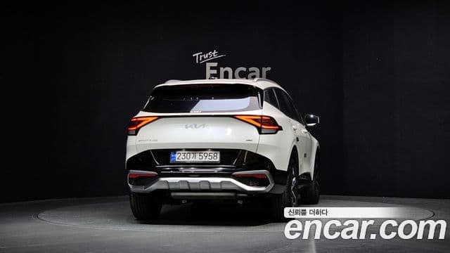 Kia Sportage 2023 — ფოტო 4/20