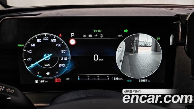 Kia Sportage 2023 — ფოტო 8/20