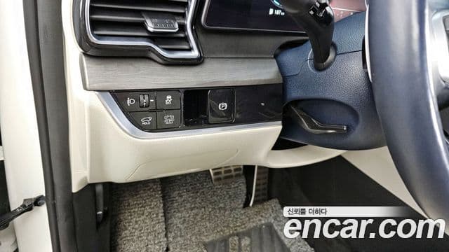 Kia Sportage 2023 — ფოტო 16/20