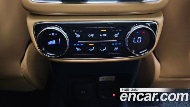 Genesis GV80 2021 — ფოტო 18/20