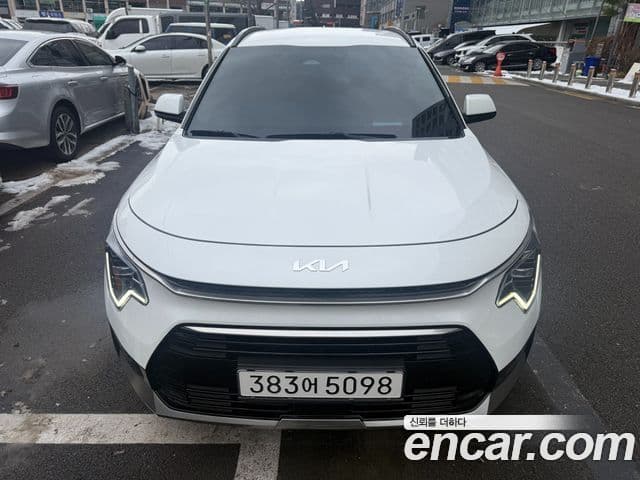 Kia Niro 2022 — Фото 1/20