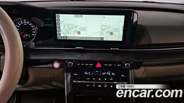 Kia Carnival 2022 — фото 14 из 20