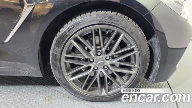 Genesis G70 2019 — Photo 18/37