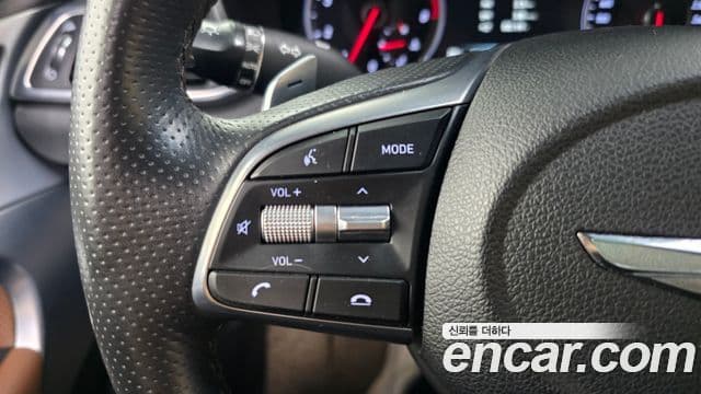 Genesis G70 2019 — Photo 24/37