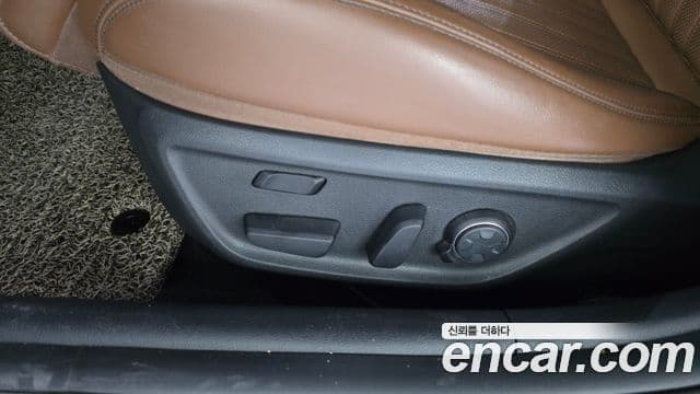Genesis G70 2019 — Photo 37/37