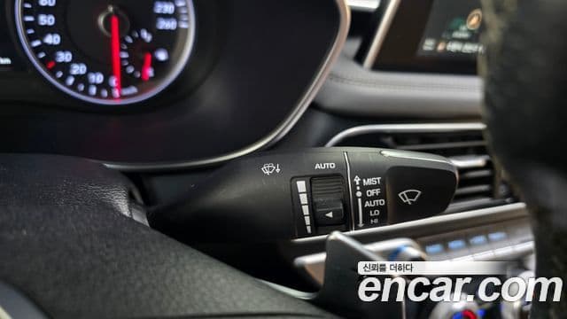 Genesis G70 2019 — Photo 10/37