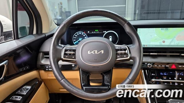 Kia Carnival 2023 — ფოტო 13/20