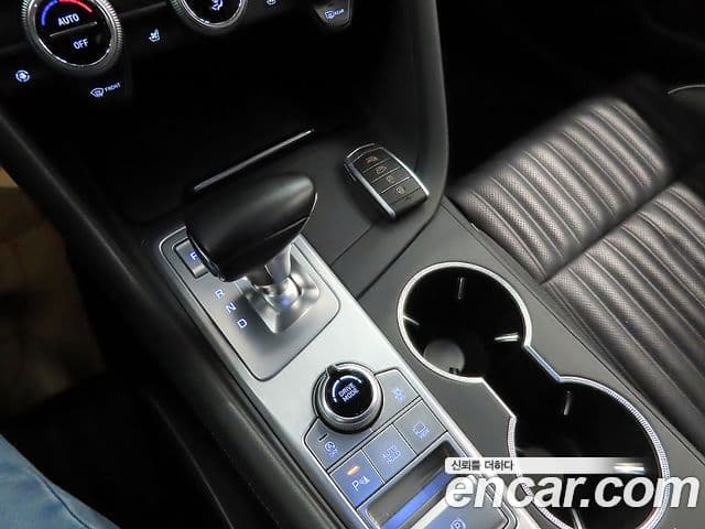 Genesis G70 2019 — ფოტო 13/20