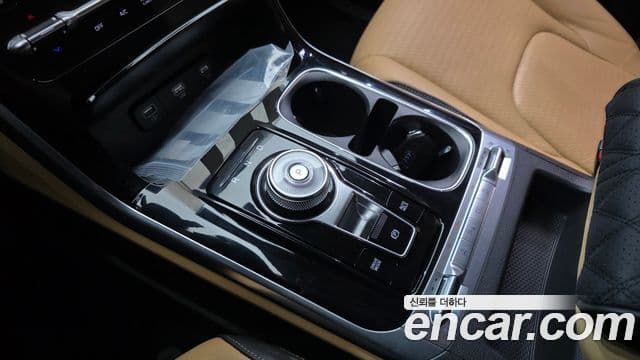 Kia Carnival 2023 — ფოტო 9/20