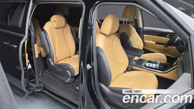 Kia Carnival 2023 — ფოტო 12/20