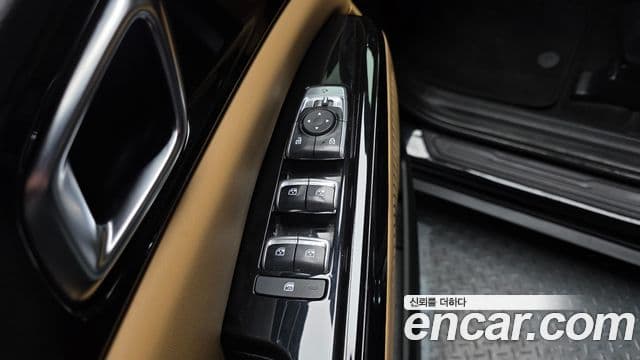 Kia Carnival 2023 — ფოტო 14/20